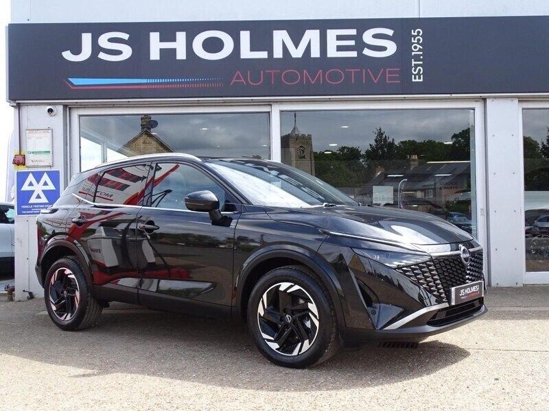 Black Used 2024 Nissan Qashqai N-Connecta SUV | £28,790 - Image 1/4