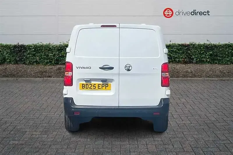 Used Vauxhall Vivaro S 120 HP (88 kW) 2025 White MPV
