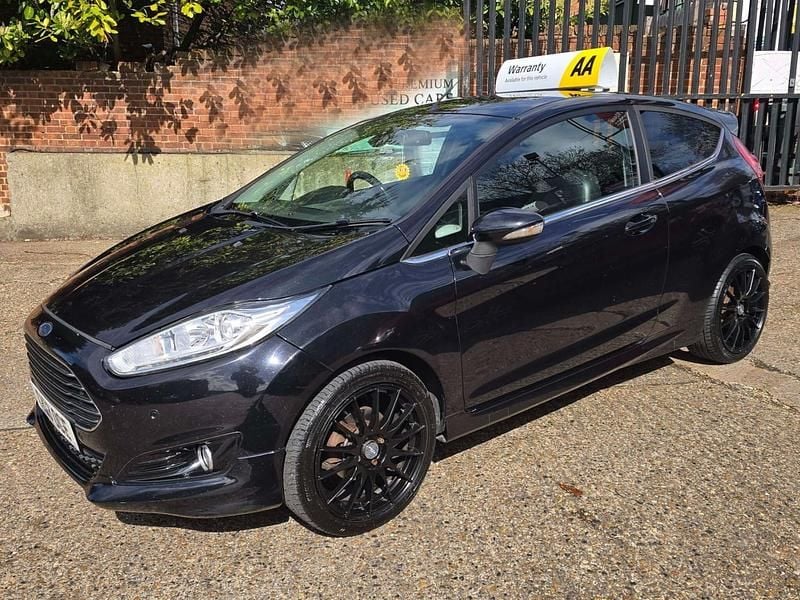 Used Ford Fiesta Titanium X 105 HP (77 kW) 2013 Black Hatchback