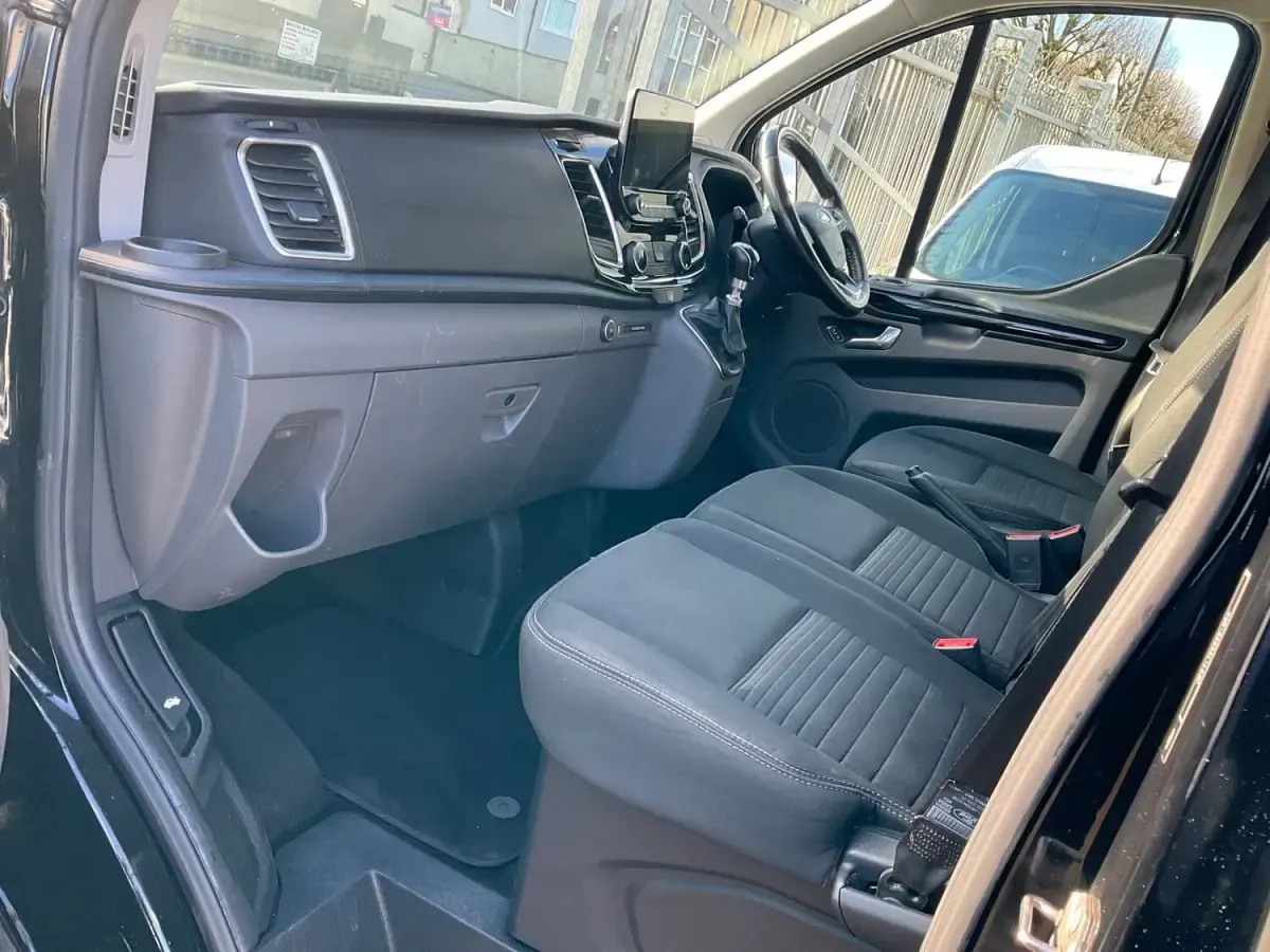 Used Ford Transit Custom Limited 130 HP (95 kW) 2018 Black Van