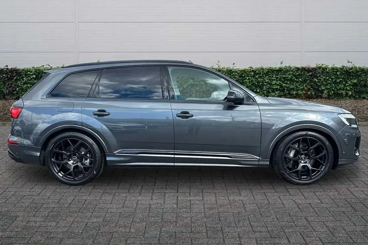 Used Audi Q7 Black Edition 340 HP (250 kW) 2026 Daytona grey pearl effect SUV