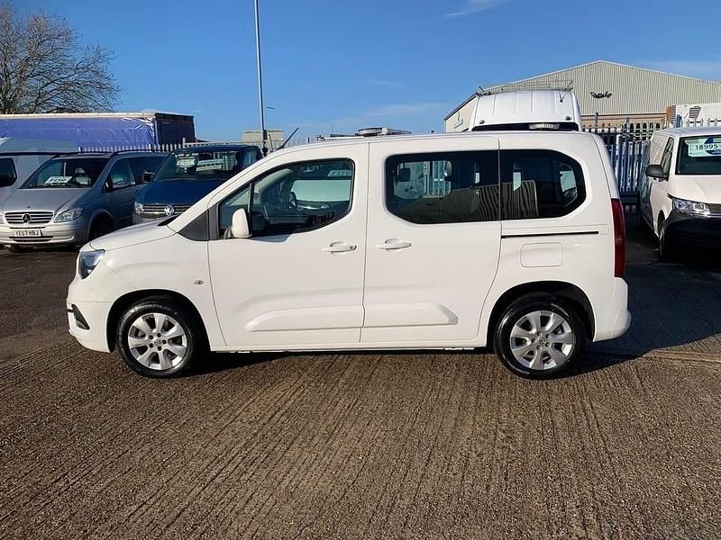 Used Vauxhall Combo 2020 White MPV