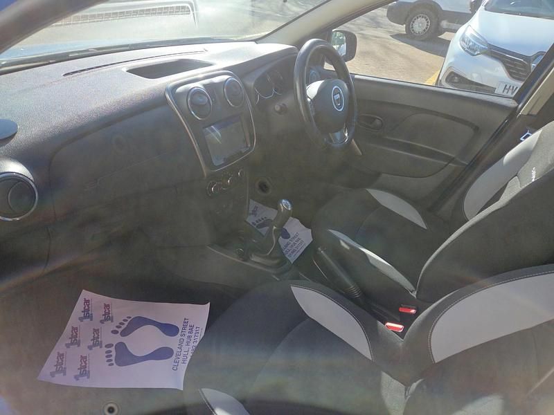 Used Dacia Sandero Lauréate 2014 Blue Hatchback