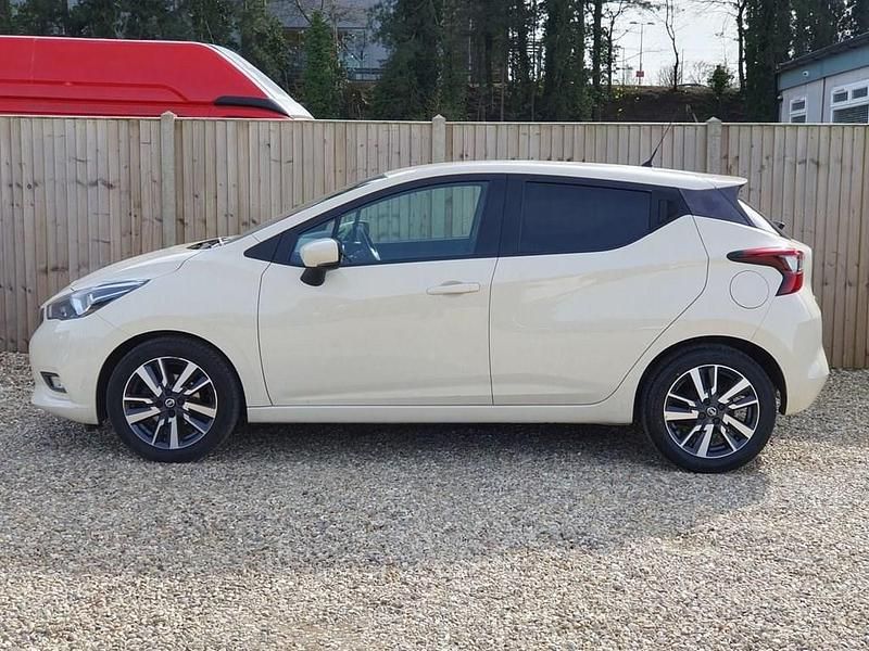 Used Nissan Micra N-Connecta 90 HP (66 kW) 2019 White Hatchback