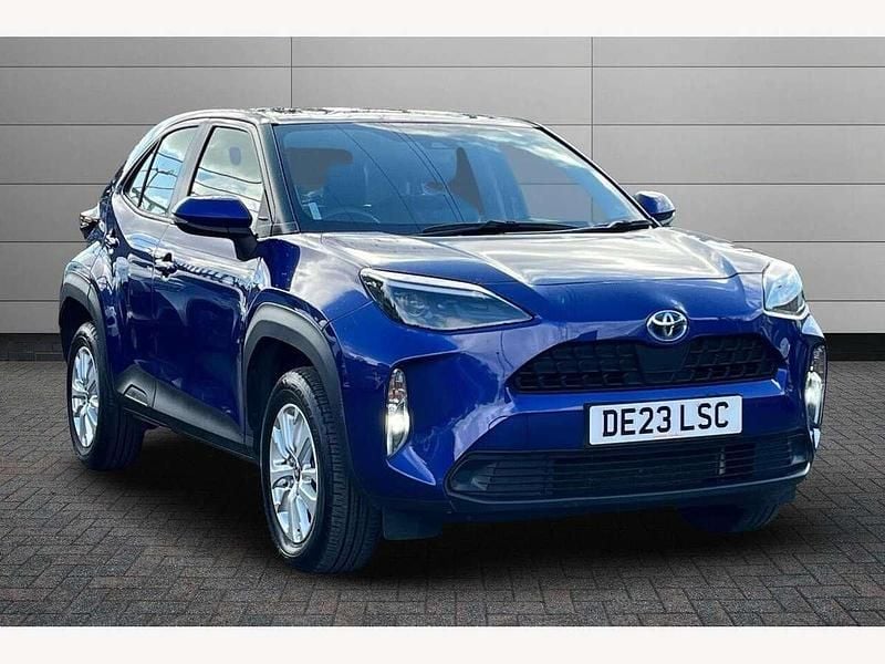 Blue Used 2023 Toyota Yaris Cross SUV | £19,395 (Fair price) - Image 1/4