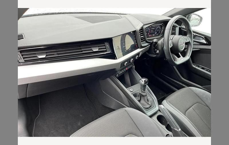 Used Audi A1 Black Edition 147 HP (108 kW) 2022 White SUV