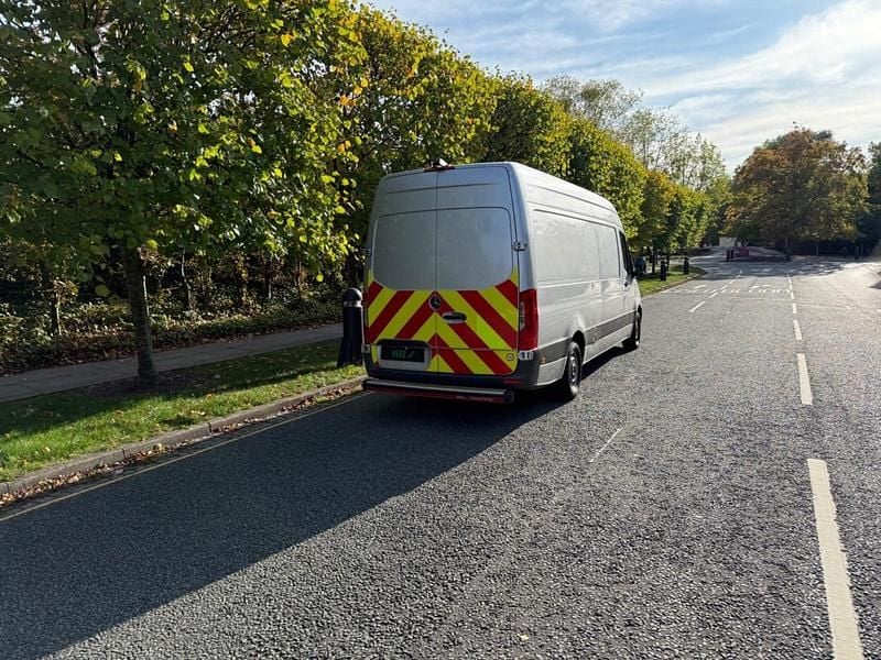 Begagnad Mercedes Sprinter 2019 Silver Van