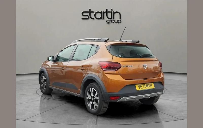 Used Dacia Sandero Prestige 90 HP (66 kW) 2022 Orange SUV