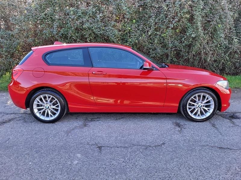 Used BMW 120 Sport Line 177 HP (130 kW) 2015 Red Hatchback