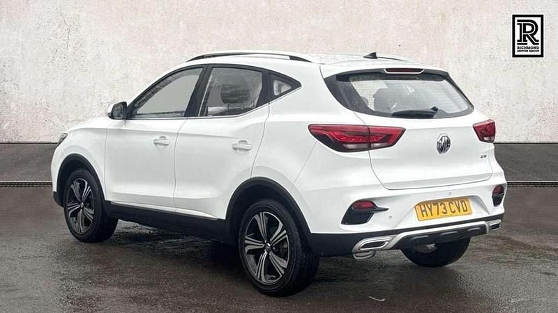 Używany MG ZS Excite 106 KM (77 kW) 2023 Biały SUV