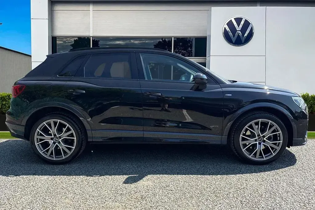 Used Audi Q3 Black Edition 190 HP (139 kW) 2025 Black SUV