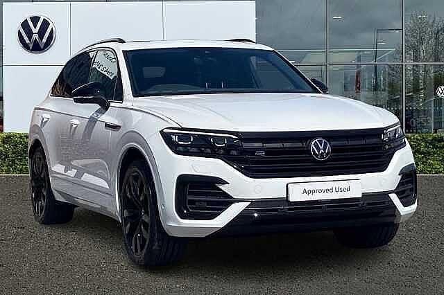 Pure white Used 2022 VW Touareg Black Edition SUV | £45,492 (Fair price) - Image 1/2