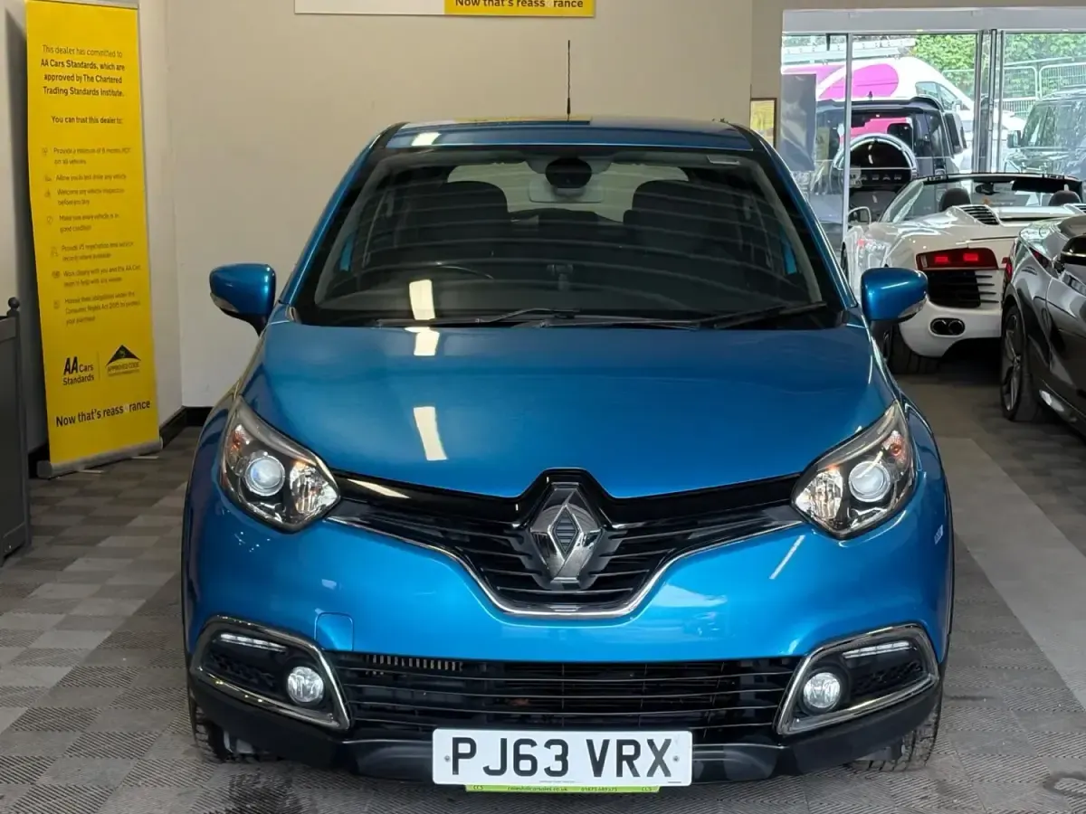 Second-hand Renault Captur Expression+ 90 CP (66 kW) 2014 Albastru SUV