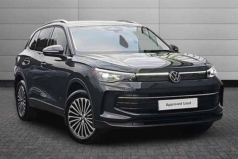 Urano grey New 2025 VW Tiguan Match SUV | £34,995 (Super price) - Image 1/4
