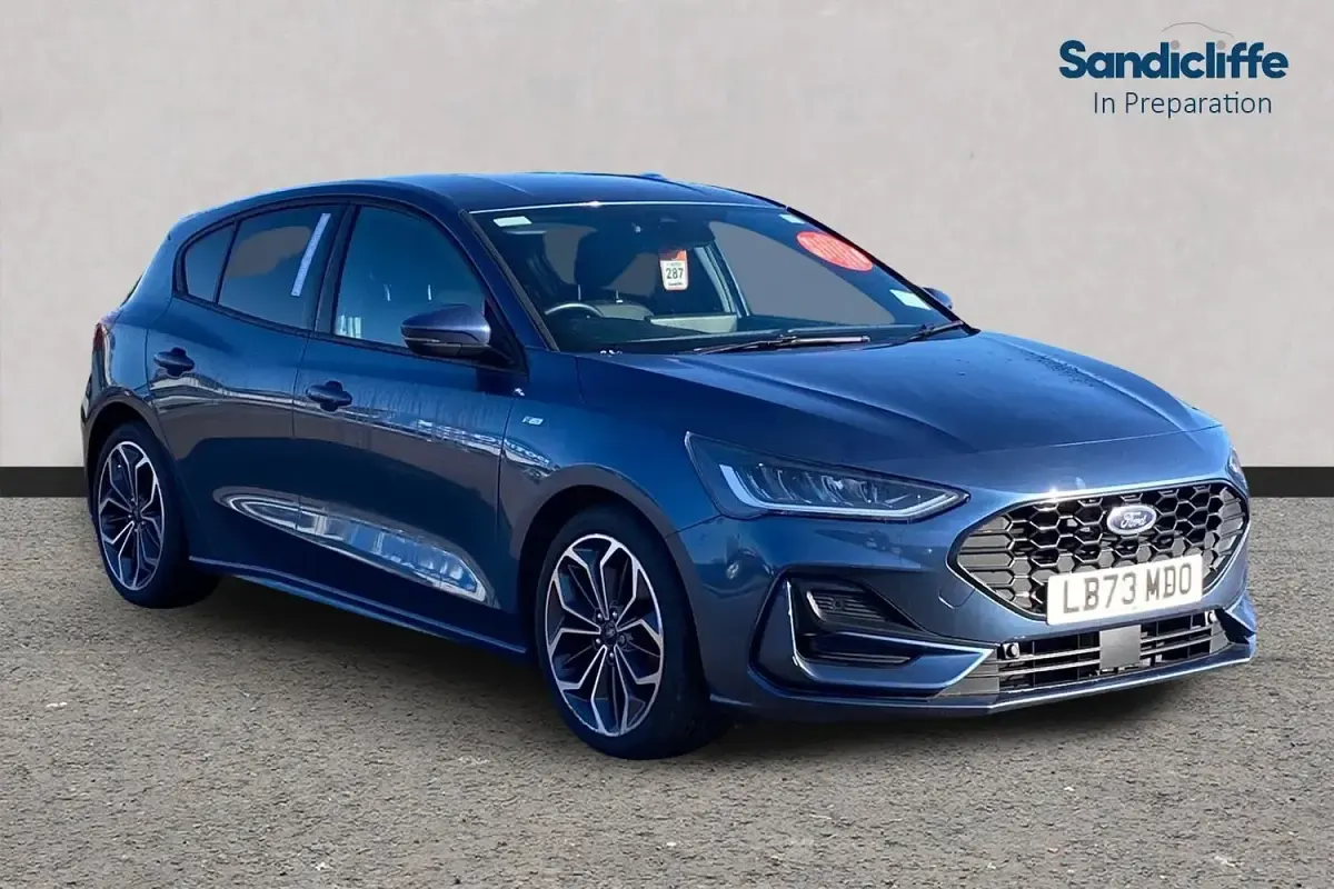 Begagnad Ford Focus ST-Line X 125 HK (91 kW) 2023 Halvkombi