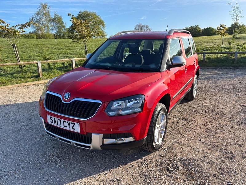Used Skoda Yeti 110 HP (80 kW) 2017 Red SUV