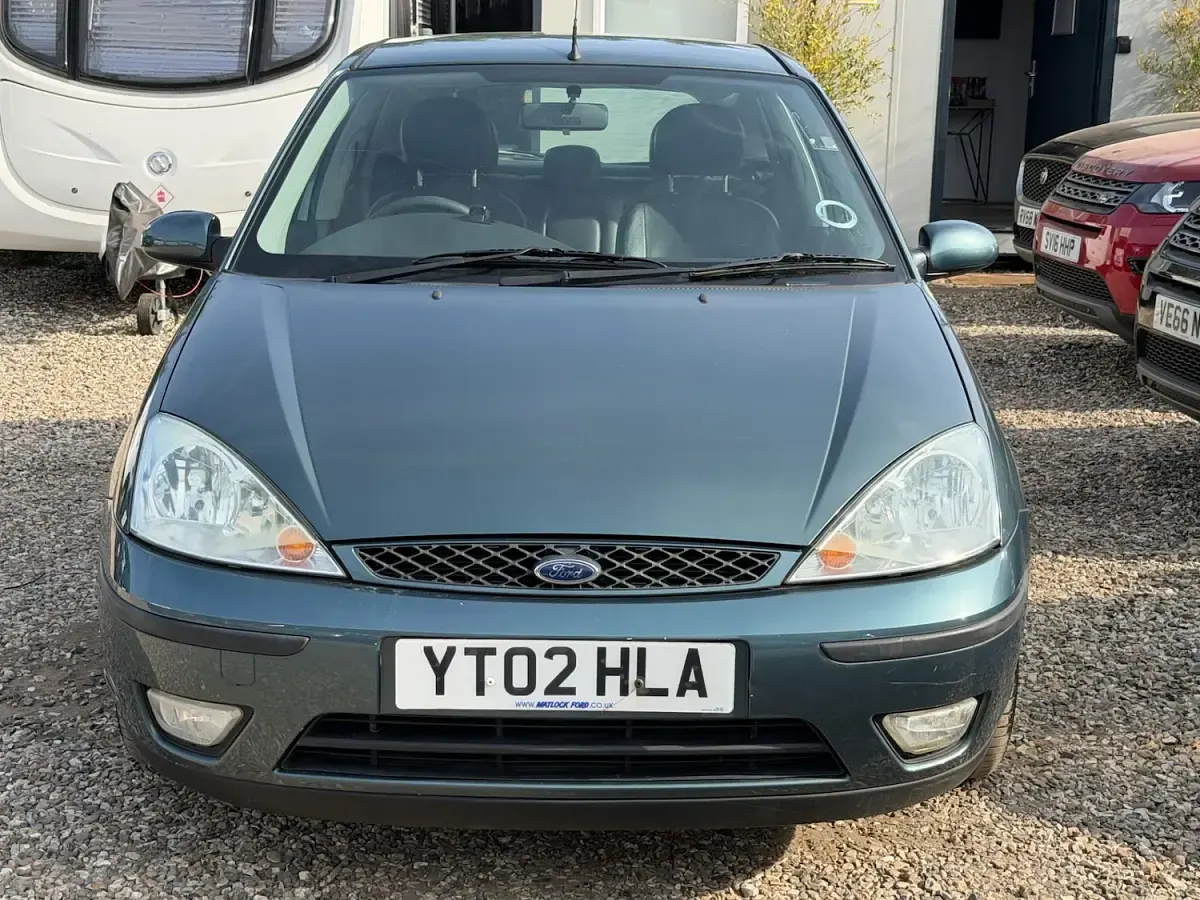 Used Ford Focus Ghia 2002 Green Hatchback