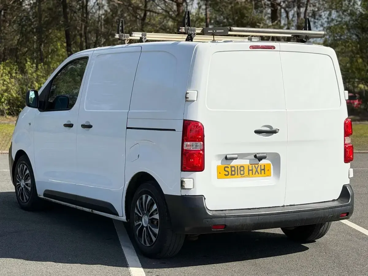 Käytetty Peugeot Expert 2018 Valkoinen Van