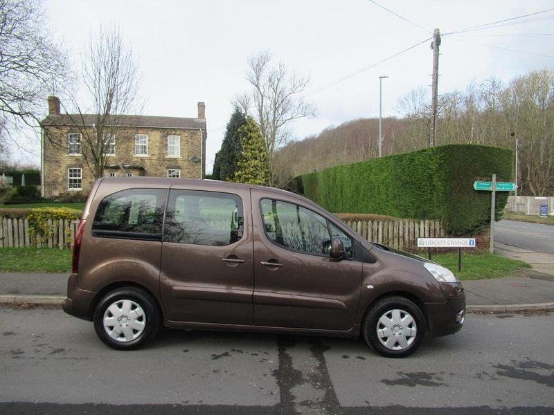 Used Peugeot TePee S 2013 Brown MPV