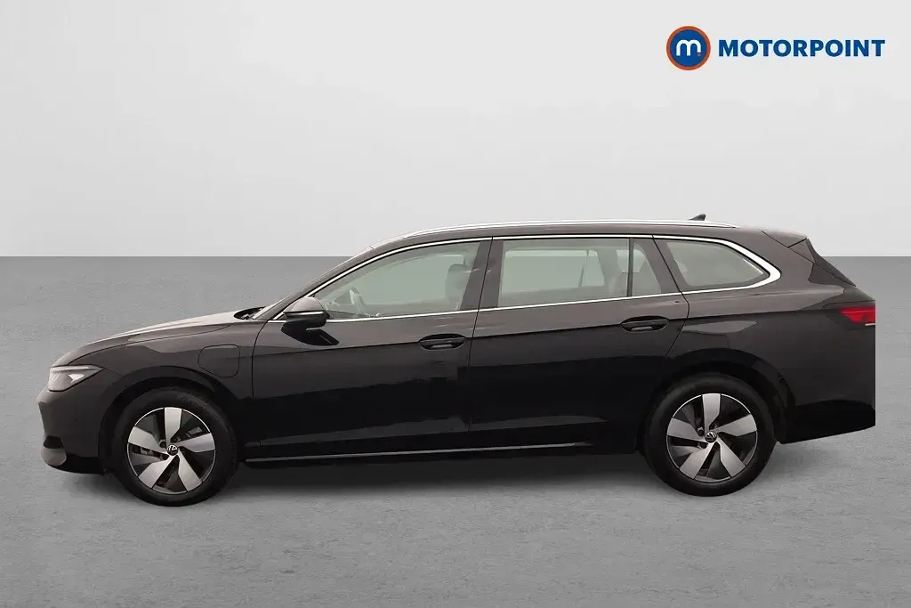 Used VW Passat Life 204 HP (150 kW) 2025 Black Estate