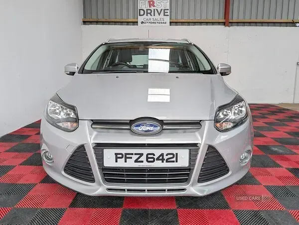 Used Ford Focus Zetec 115 HP (84 kW) 2013 Silver Estate