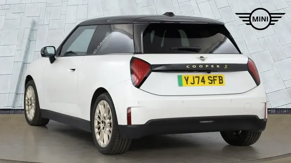 Używany Mini Cooper SE Hatch 158 kW (215 KM) 2025 Biały Hatchback