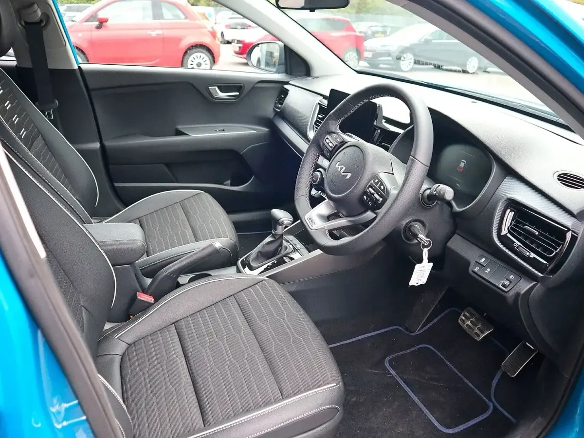 New Kia Stonic GT-Line 98 HP (72 kW) 2025 Blue SUV
