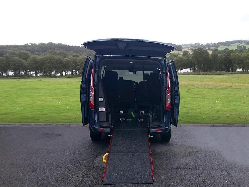 Used Ford Tourneo Custom Titanium 130 HP (95 kW) 2020 Blue Van