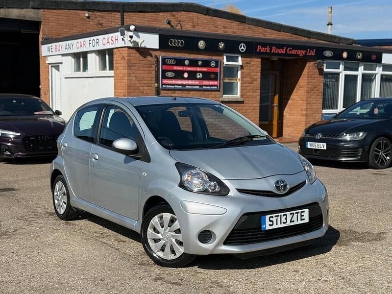 Used Toyota Aygo 68 HP (50 kW) 2013 Silver Hatchback