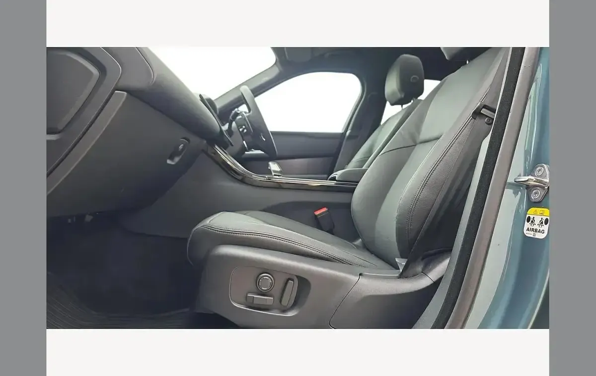 Used Land Rover Range Rover Velar SE Dynamic 300 HP (220 kW) 2026 Giola green SUV