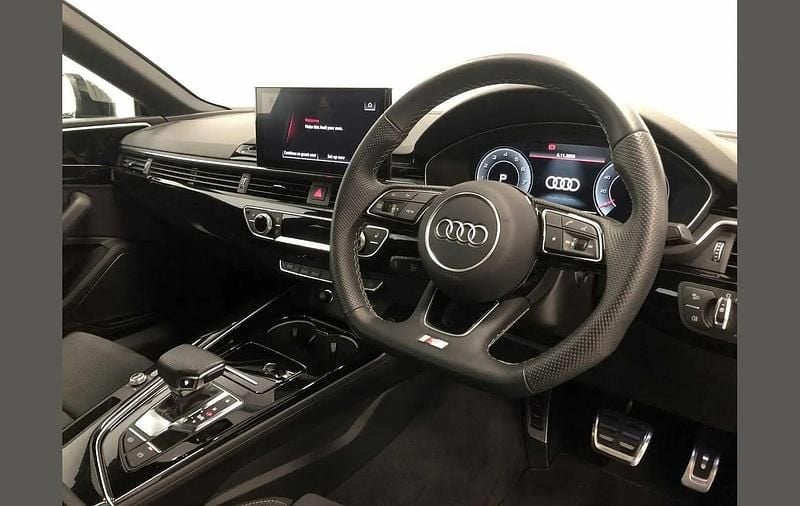 Begagnad Audi A5 Black Edition 147 HK (108 kW) 2023 Blå Sportkupé