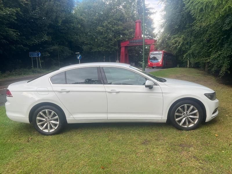 White Used 2015 VW Passat Business Sedan | £4,999 (Expensive) - Image 1/4