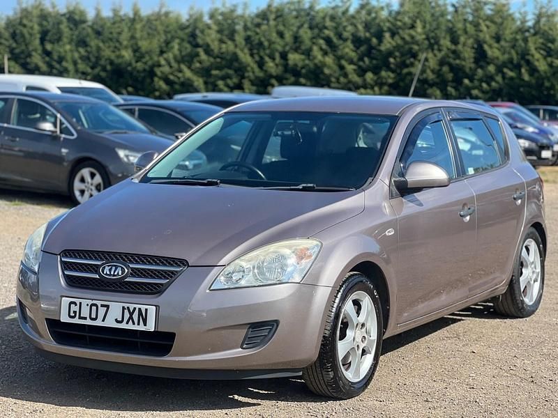 Used Kia Ceed 2007 Bronze Hatchback