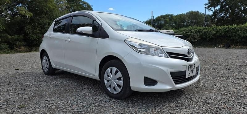 White Used 2013 Toyota Yaris Hatchback | £5,995 (Good price) - Image 1/4