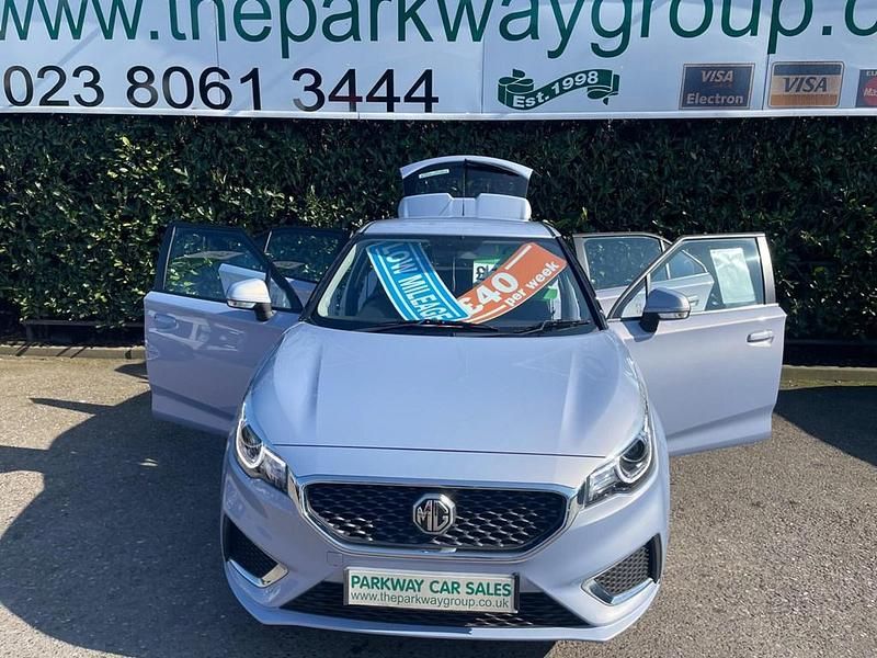 Used MG MG3 Exclusive 106 HP (77 kW) 2022 Silver Hatchback