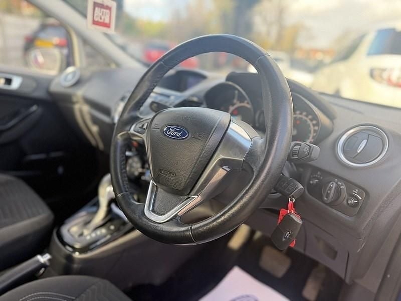 Used Ford Fiesta Zetec 100 HP (73 kW) 2017 Blue Hatchback