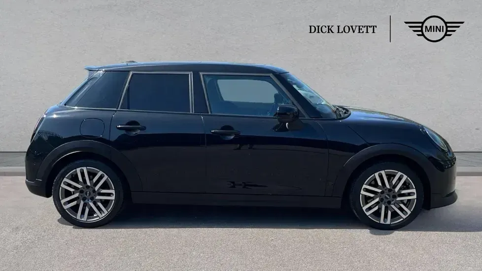 Used Mini Cooper S Hatch 201 HP (147 kW) 2025 Black Hatchback