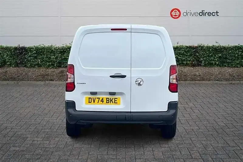 Second-hand Vauxhall Combo S 100 CP (73 kW) 2024 Alb Monovolum