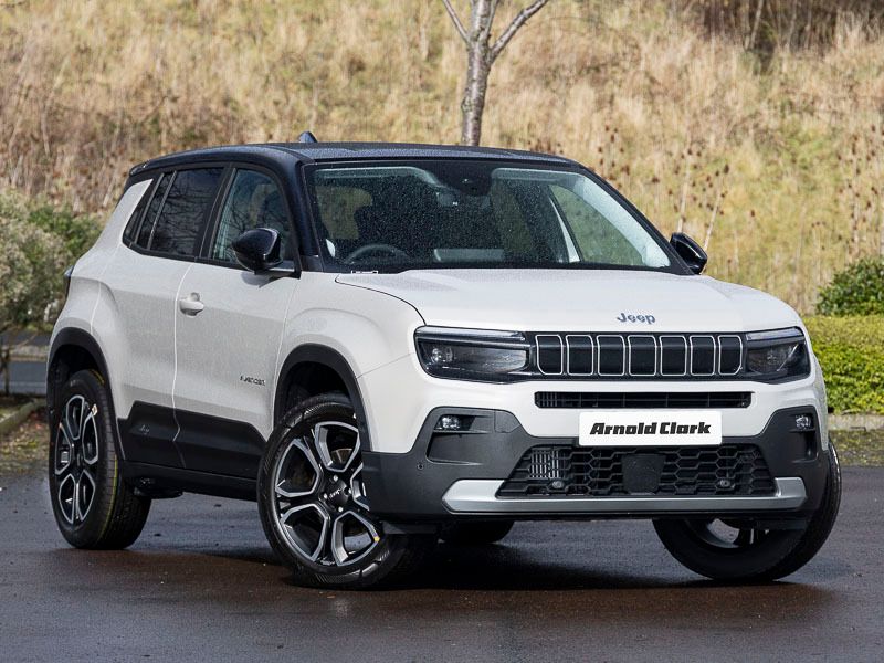 Bicolour solid snow with volcano roof New 2025 Jeep Avenger Summit SUV | £23,498 (Fair price) - Image 1/3
