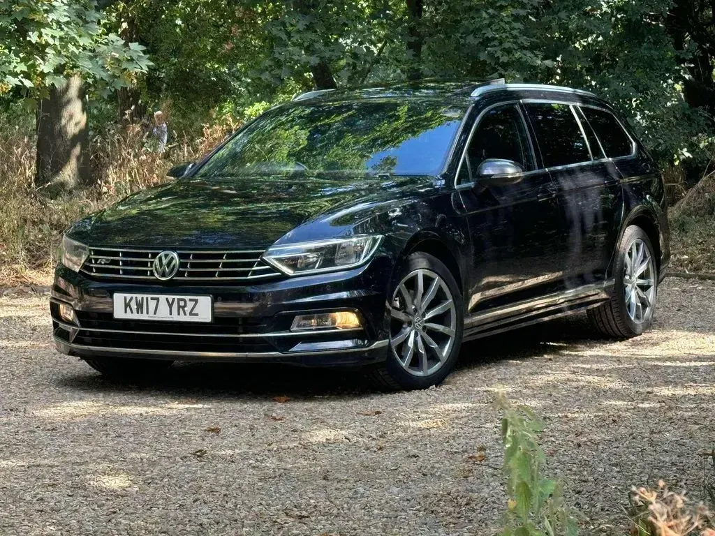 Used VW Passat R-line 190 HP (139 kW) 2017 Black Estate