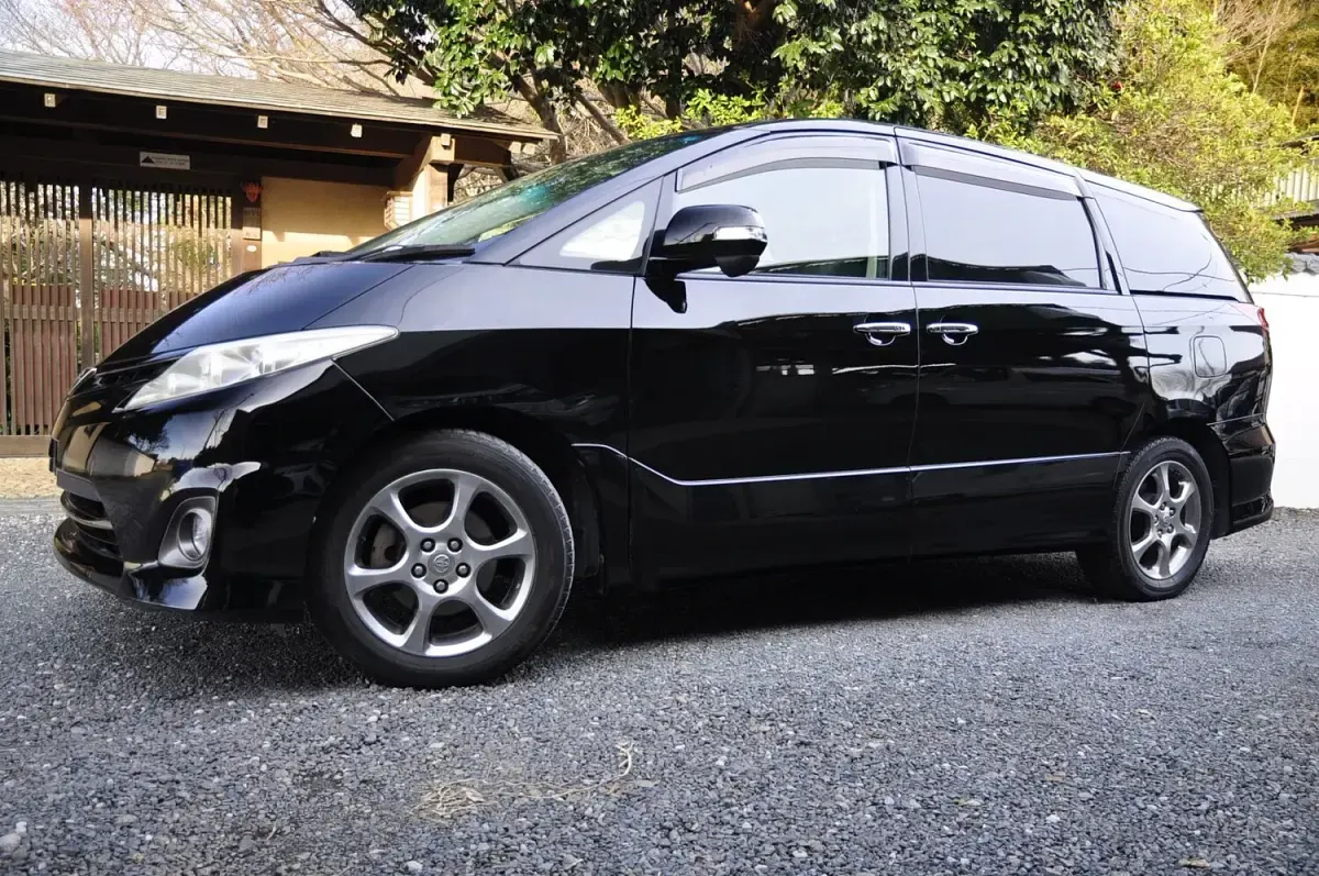 Used Toyota Estima 2011 Black MPV