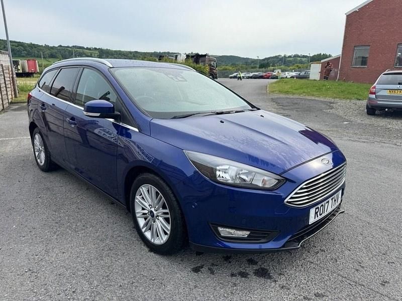 Used Ford Focus Zetec 120 HP (88 kW) 2017 Blue Estate