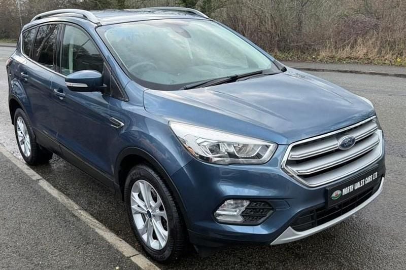 Used Ford Kuga Titanium 120 HP (88 kW) 2019 Red SUV
