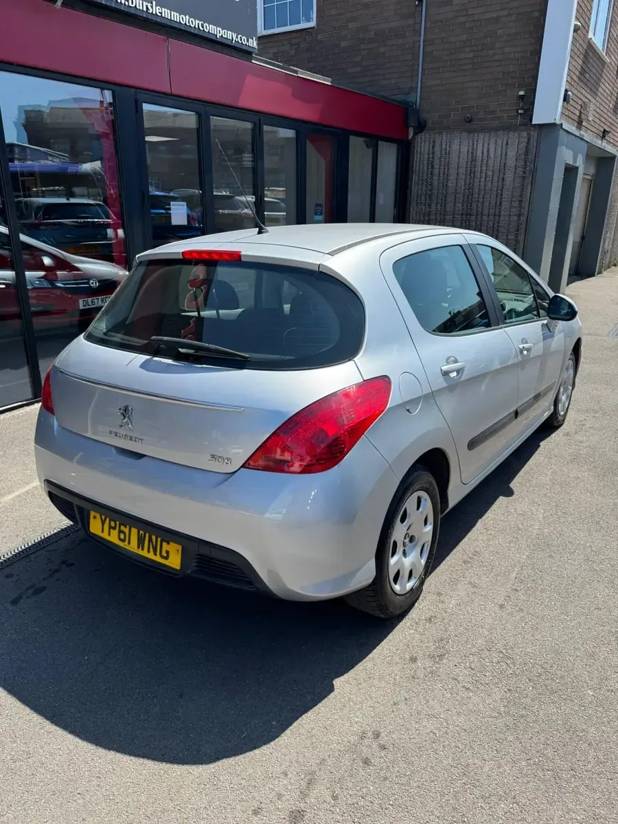 Used Peugeot 308 Access 98 HP (72 kW) 2012 Silver Hatchback