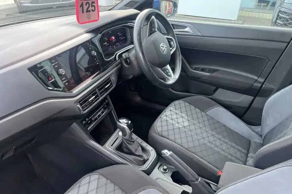 Used VW Polo 95 HP (69 kW) 2024 Hatchback