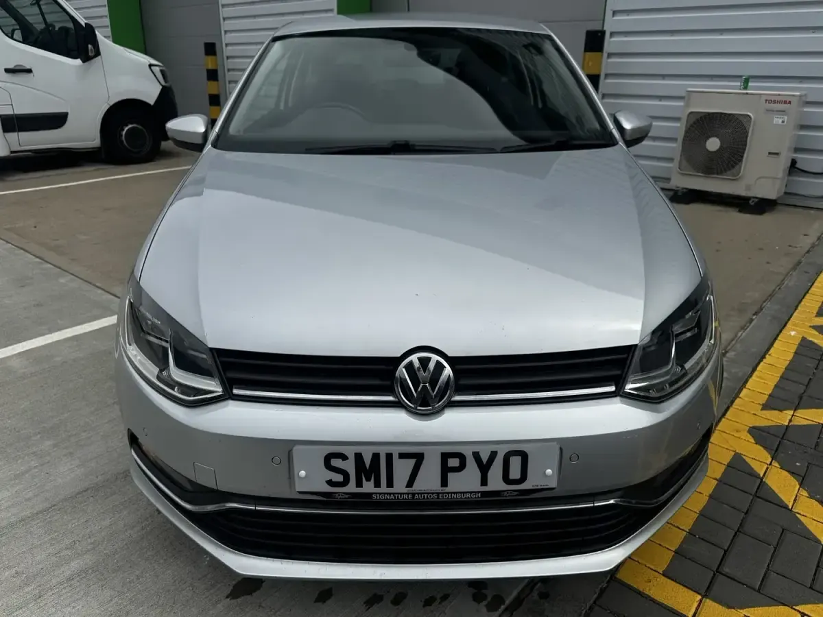 Used VW Polo Edition 90 HP (66 kW) 2017 Silver Hatchback