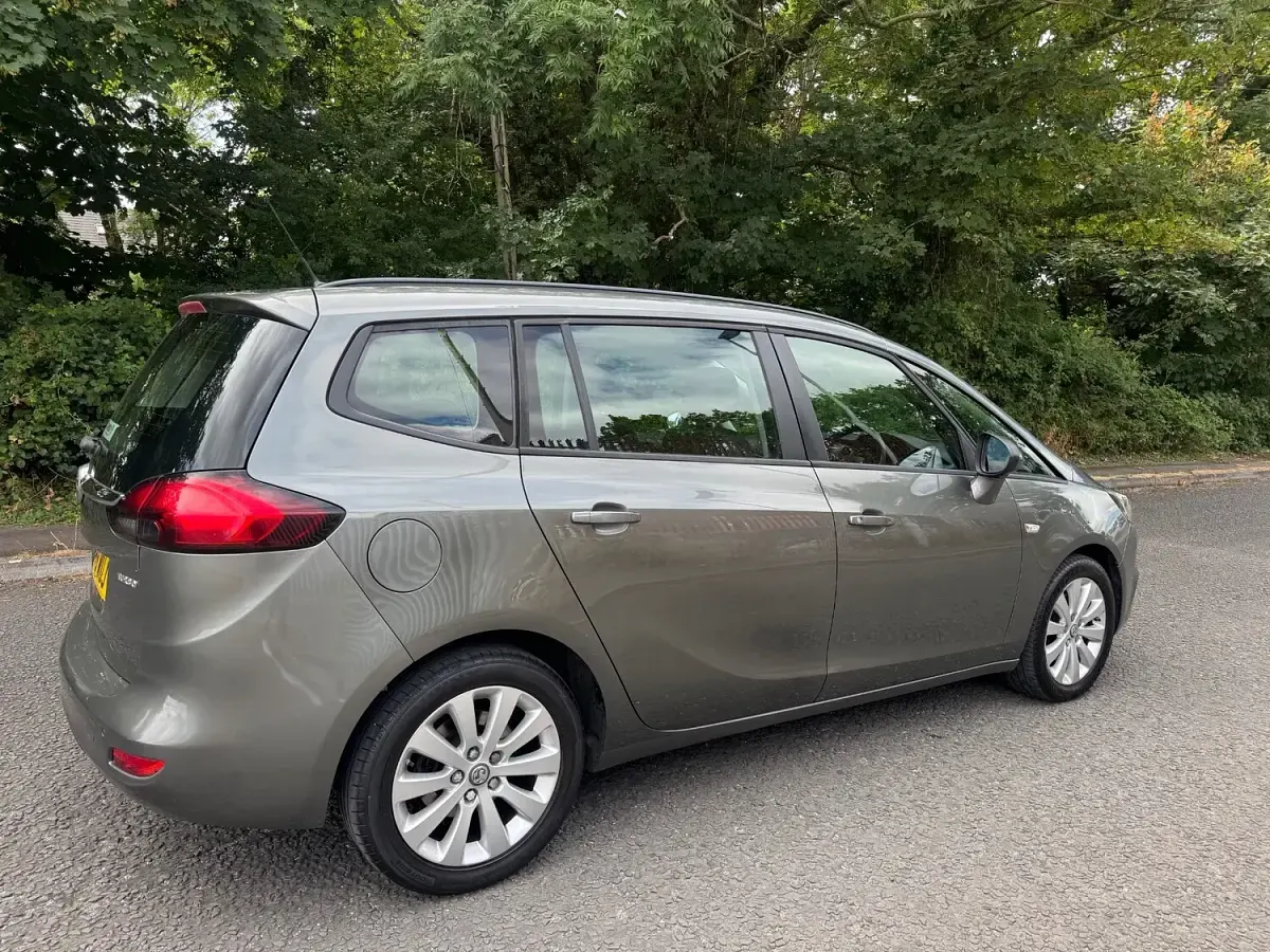 Used Vauxhall Zafira Design Edition 140 HP (102 kW) 2018 Grey MPV