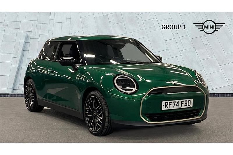 Used Mini Cooper Exclusive 135 kW (184 HP) 2024 British racing green iv Hatchback