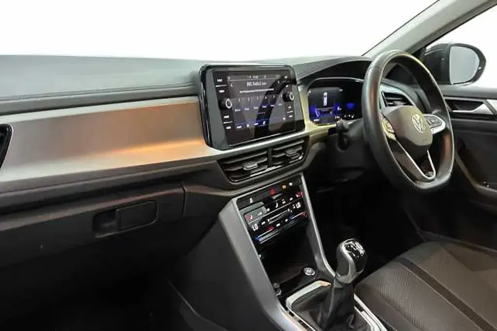 Used VW T-Roc 110 HP (80 kW) 2024 SUV