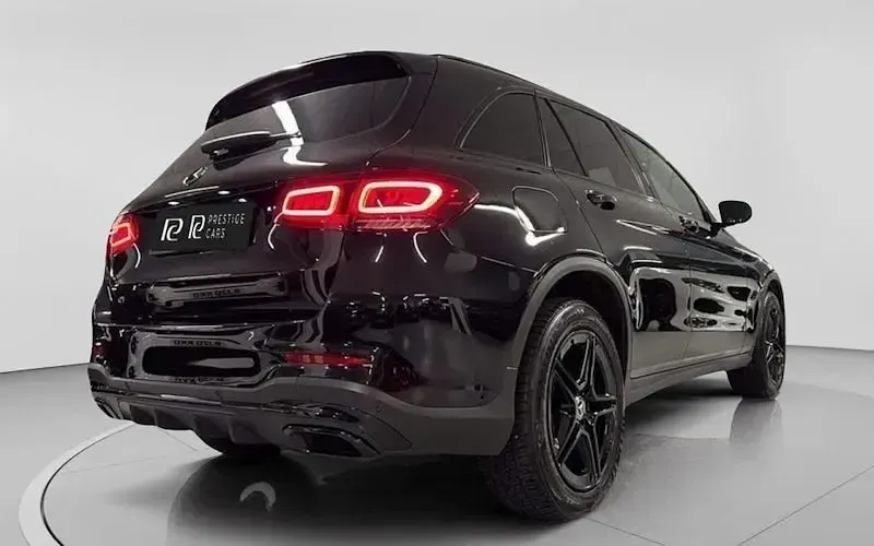Usata Mercedes GLC300e AMG line 320 CV (235 kW) 2022 Nero Station wagon
